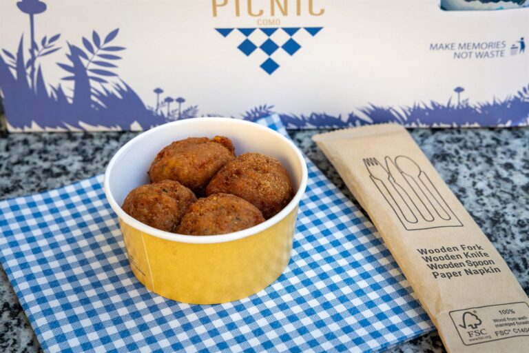 Menù Rustico di Picnic Como con polpette e prodotti locali